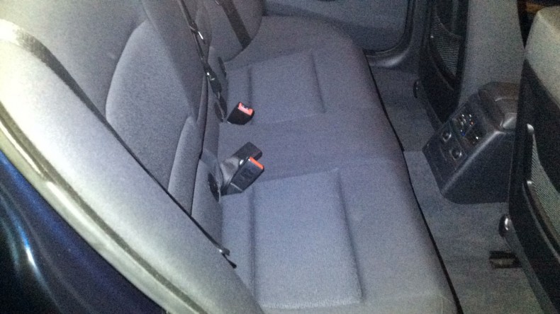 内装後方シート