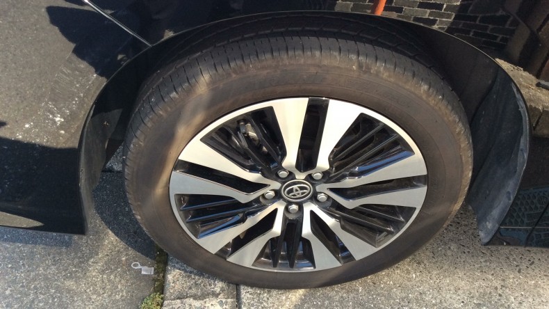 タイヤホイール前