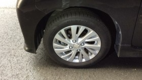 タイヤホイール前