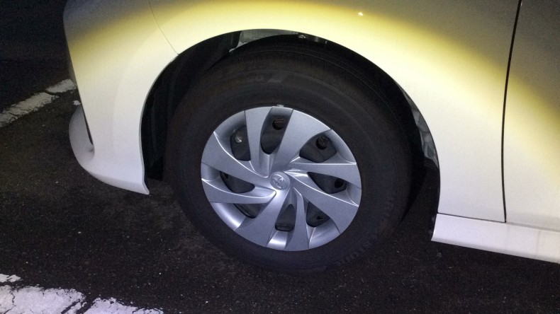 タイヤホイール前