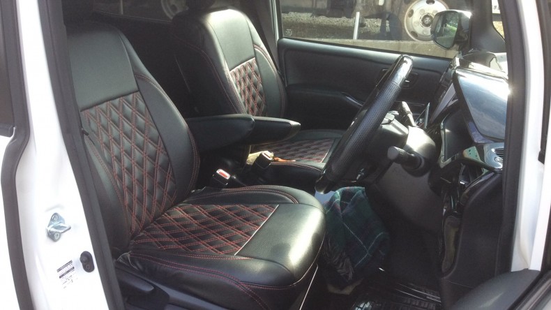 内装前方シート