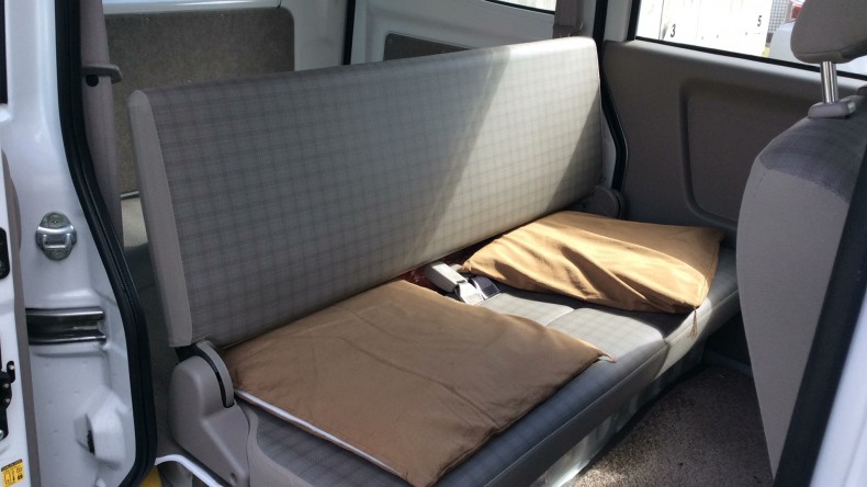 内装後方シート