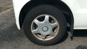 タイヤホイール前