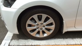 タイヤホイール前