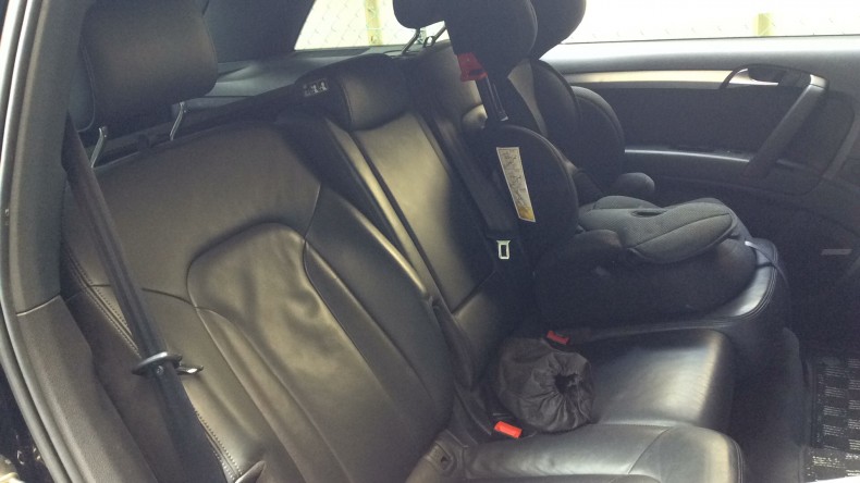 内装後方シート