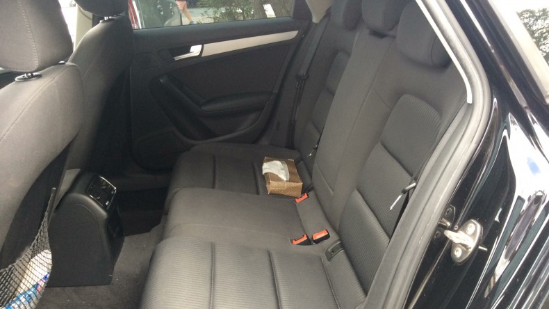 内装後方シート