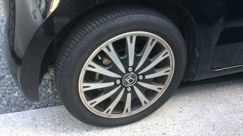 タイヤホイール前