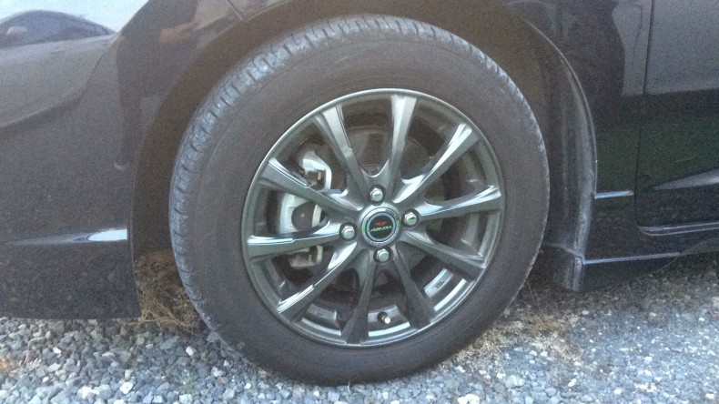 タイヤホイール前