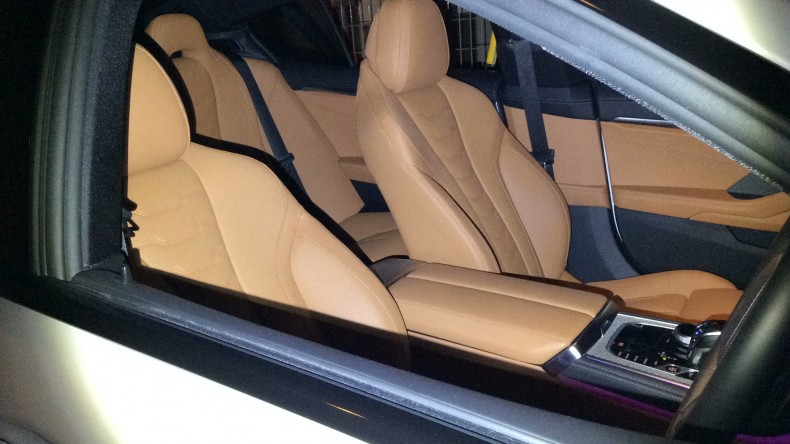 内装前方シート