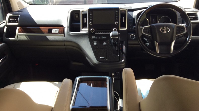 内装インパネ全体