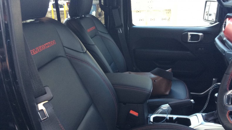 内装前方シート