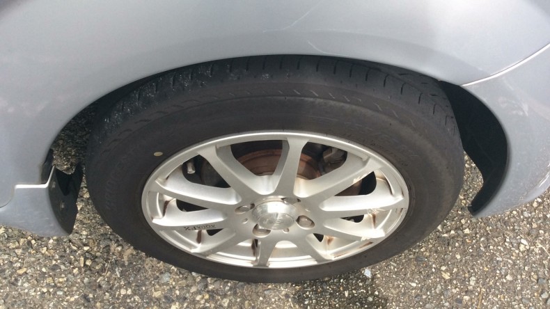 タイヤホイール前