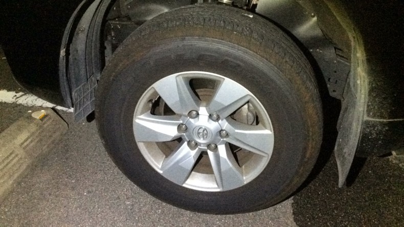 タイヤホイール前