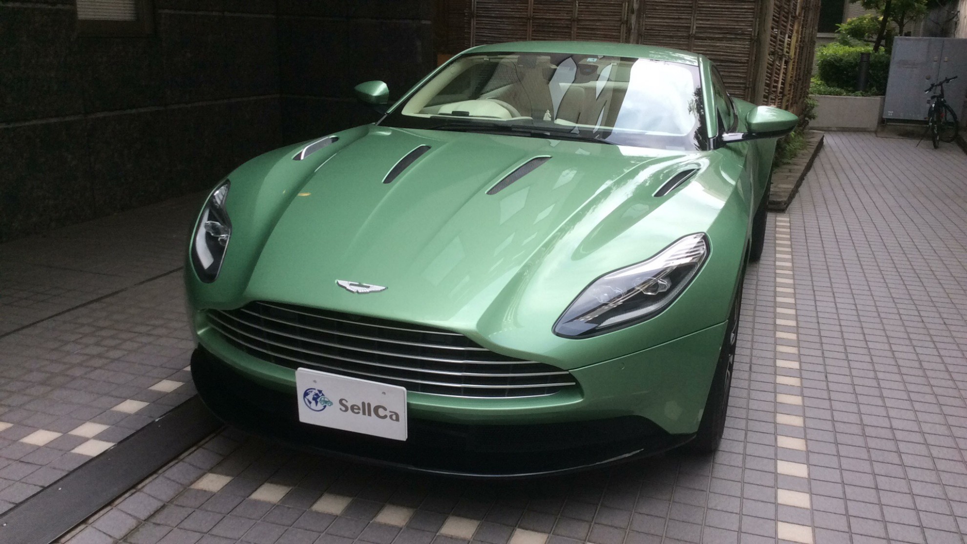 アストンマーティン ＤＢ１１の売買実績画像