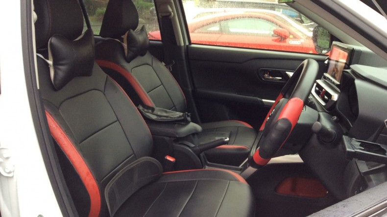 内装前方シート