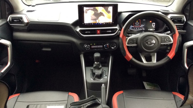 内装インパネ全体