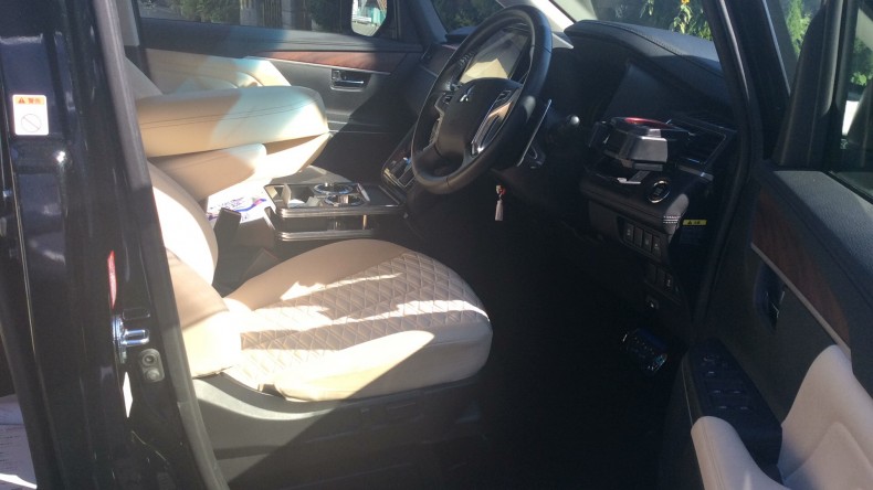 内装前方シート