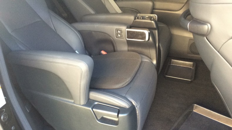 内装後方シート