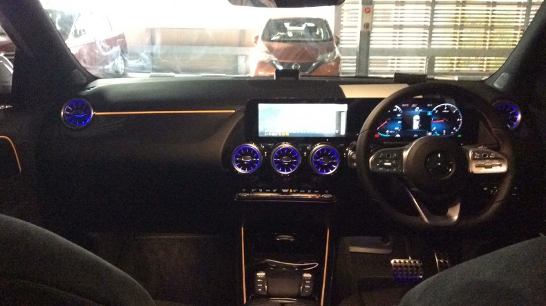 内装インパネ全体