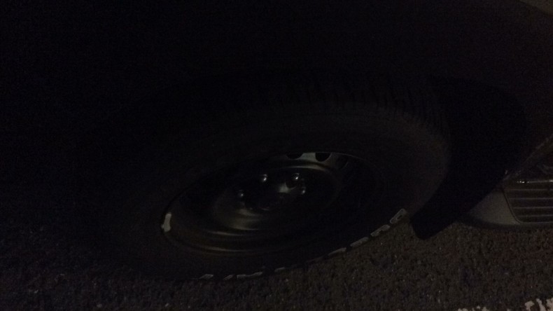 タイヤホイール前