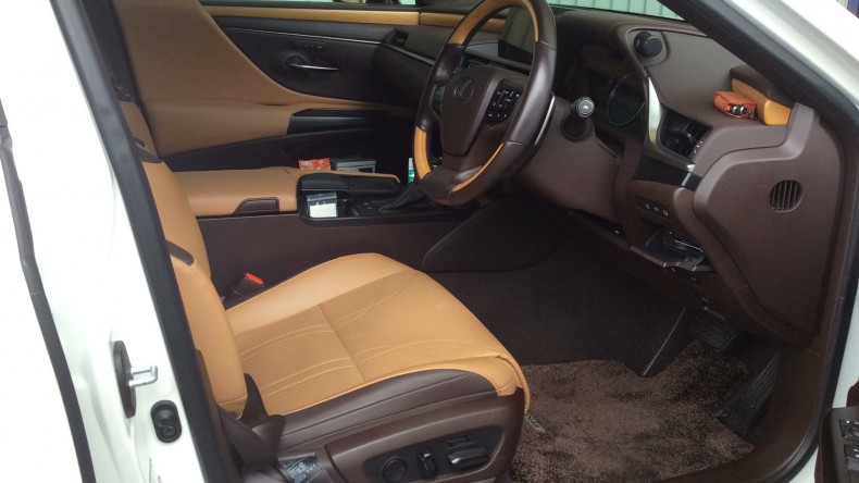 内装前方シート