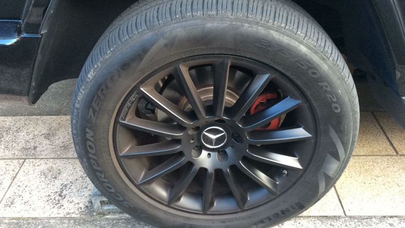 タイヤホイール前