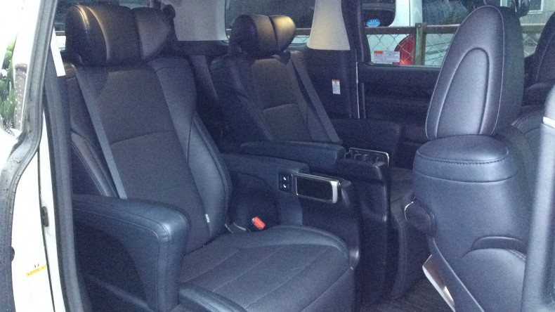 内装後方シート