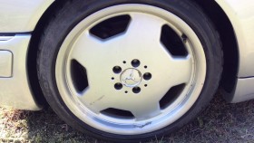 タイヤホイール前