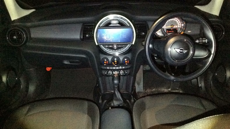 内装インパネ全体