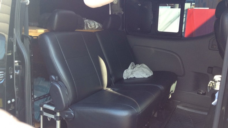 内装後方シート