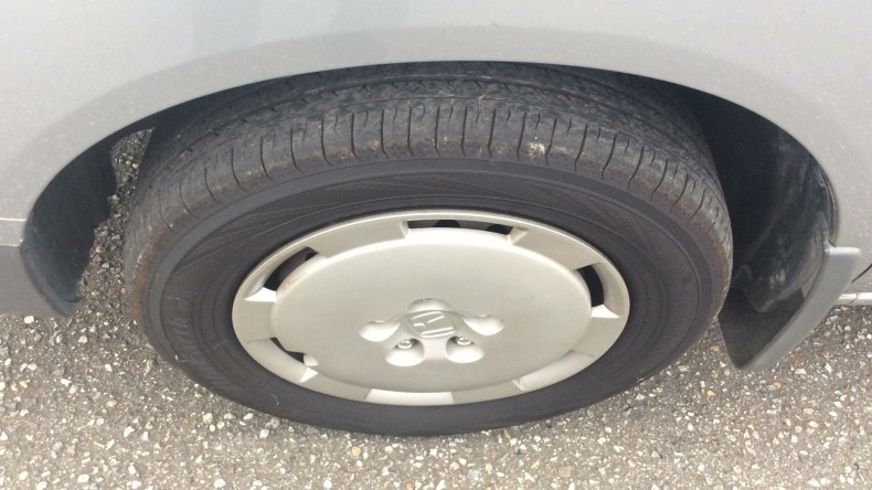 タイヤホイール前