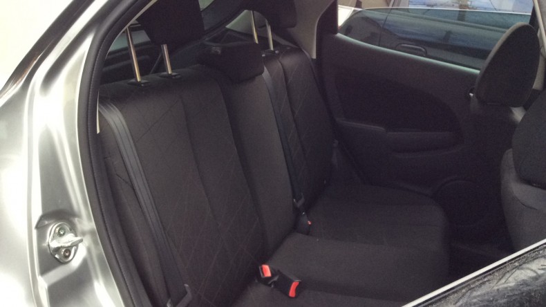 内装後方シート