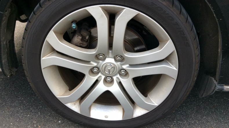 タイヤホイール前