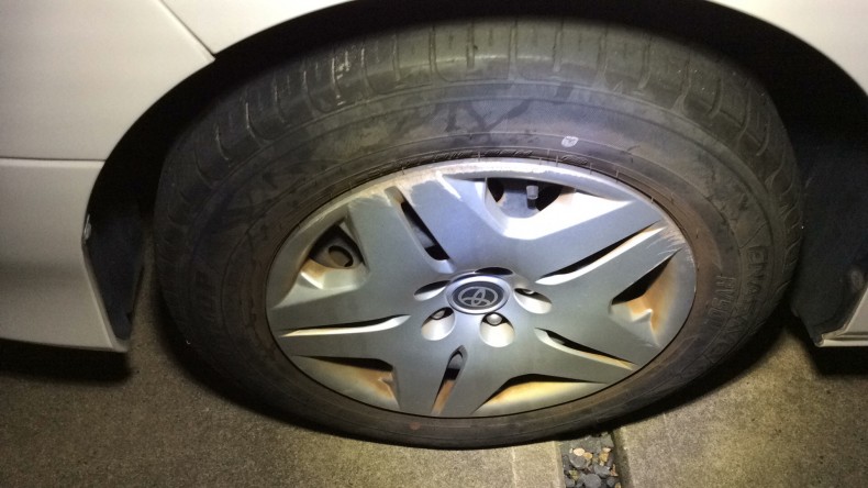 タイヤホイール前