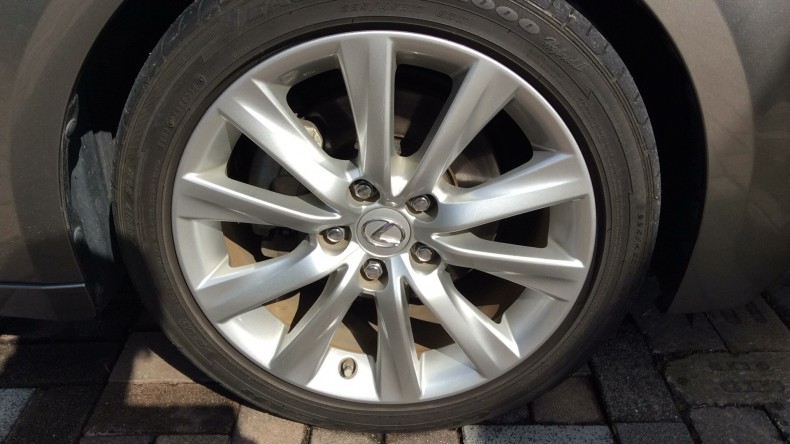 タイヤホイール前