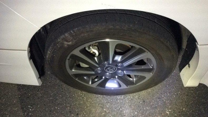 タイヤホイール前