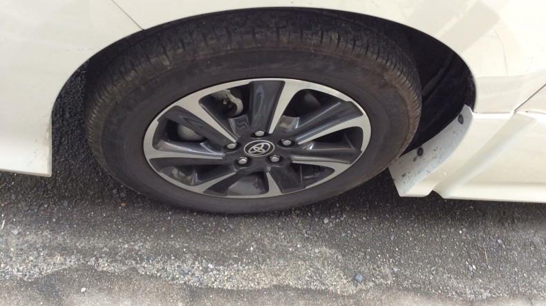 タイヤホイール前