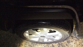 タイヤホイール前