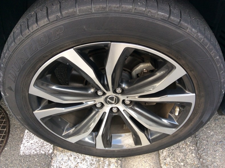 タイヤホイール前