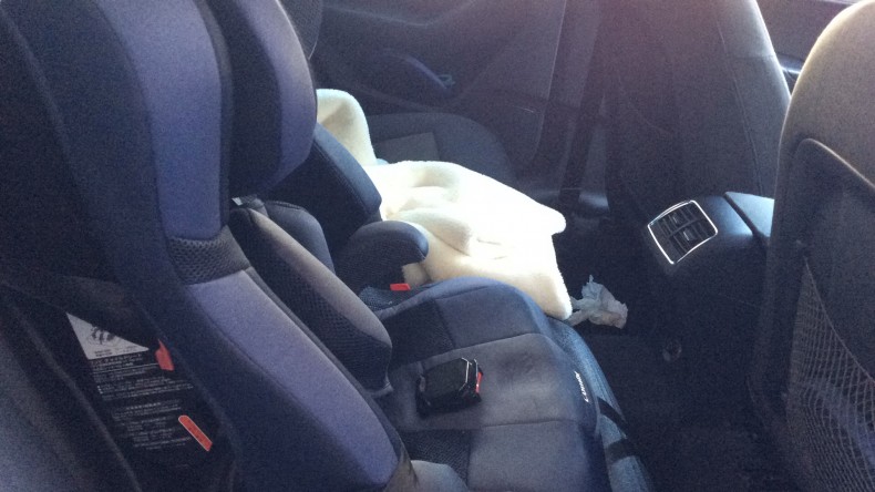 内装後方シート