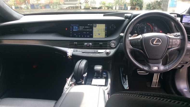 内装インパネ全体