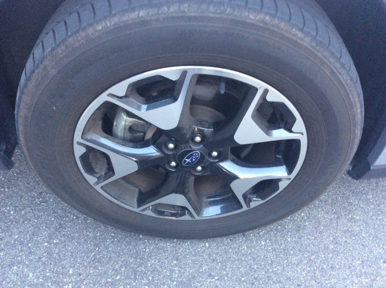 タイヤホイール前