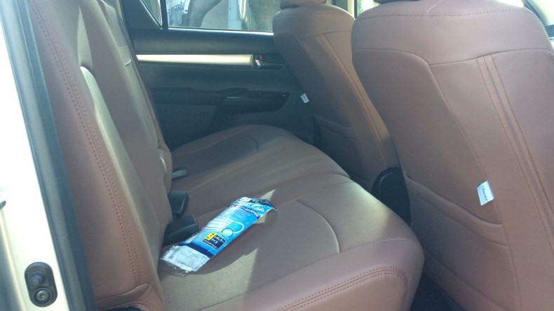 内装後方シート