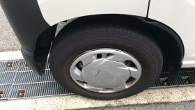 タイヤホイール前