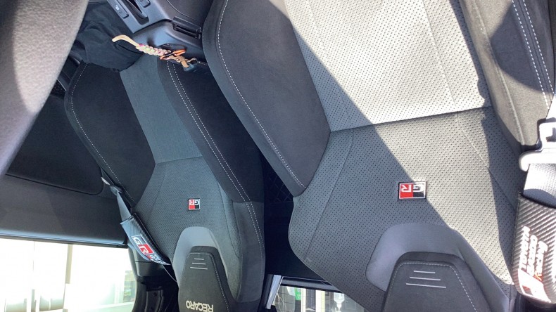 内装後方シート