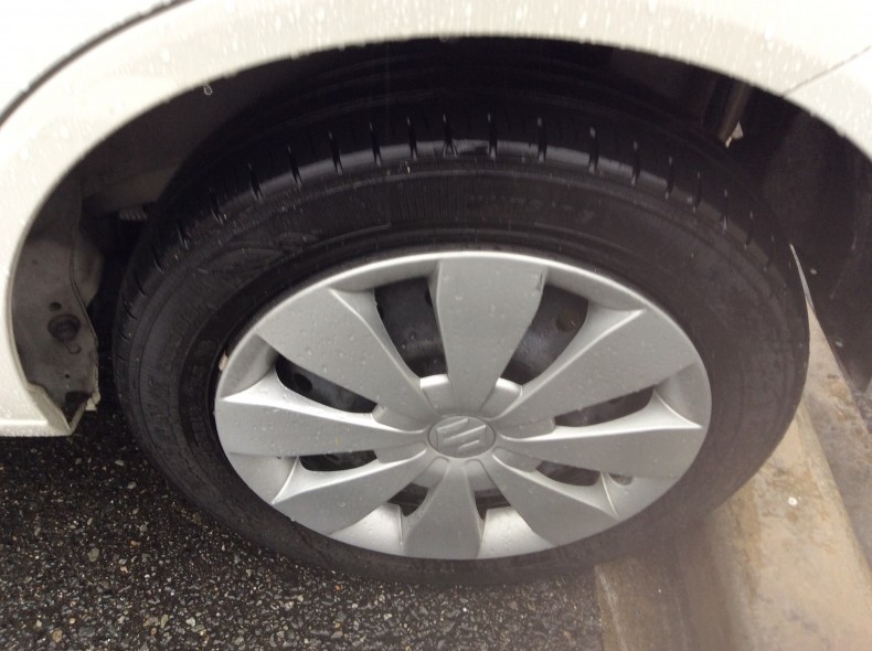 タイヤホイール前