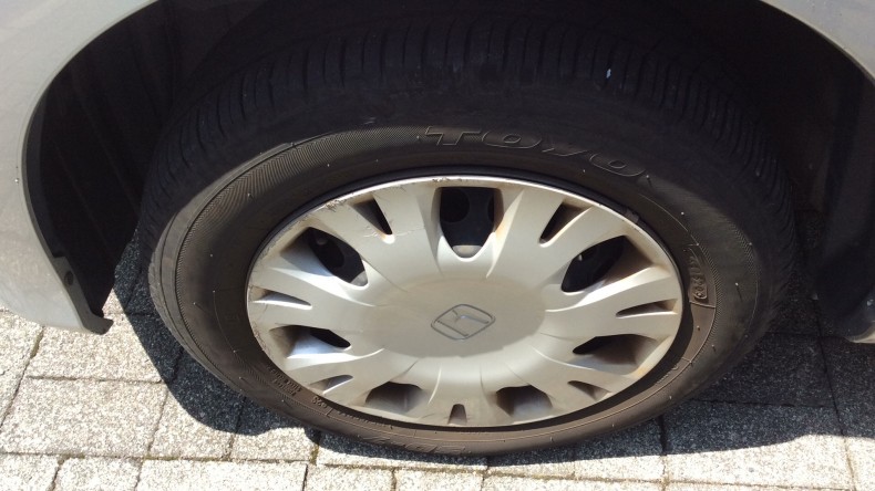 タイヤホイール前