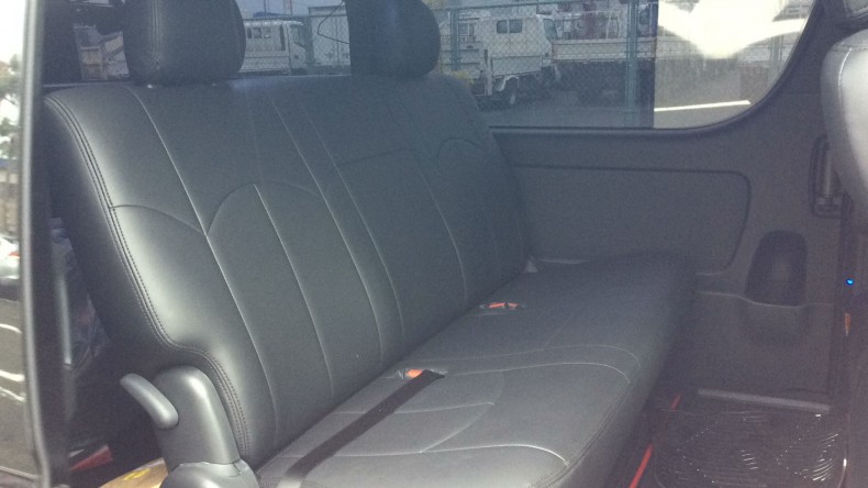 内装後方シート