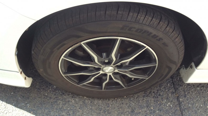 タイヤホイール前