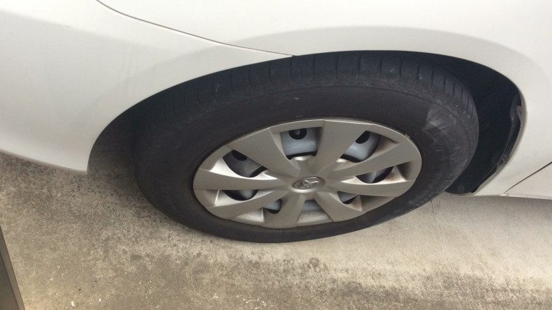 タイヤホイール前